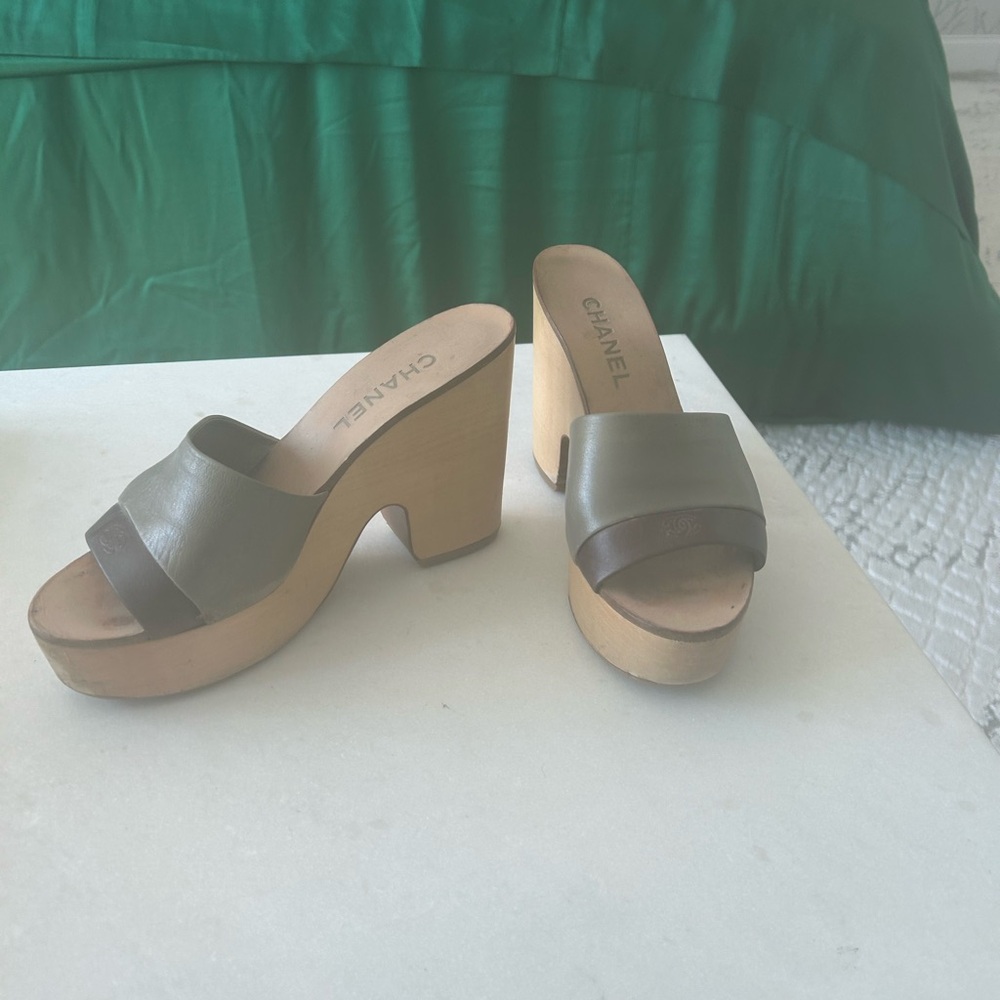 Chanel Women's  Tan Slide Sandals - Picture 7 of 9